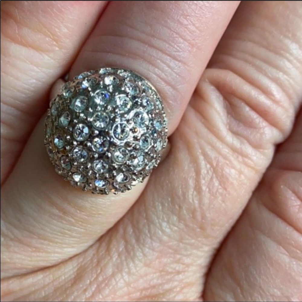 💟 Sale 2/$15 💟 🆕 Silver Crystal Dome Ring!!!!
